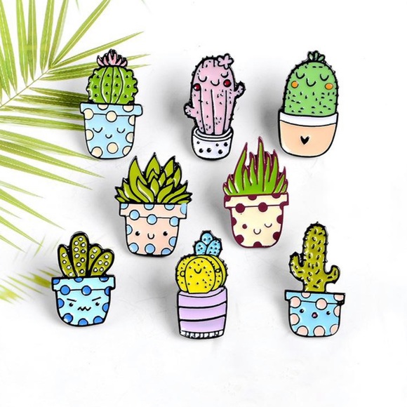 Cute🌵MIXED CACTUS PINS🌺 only comes with ONE out of the 8for keychain - Picture 4 of 8